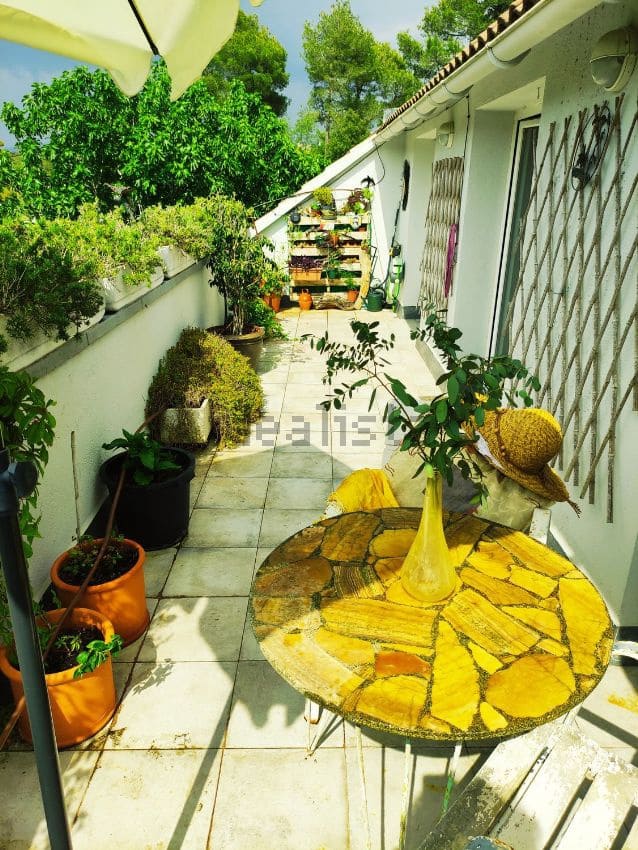 Chalet de 4 habitaciones en Mediona en venta con piscina - 700.000 € (Ref: 9479465)