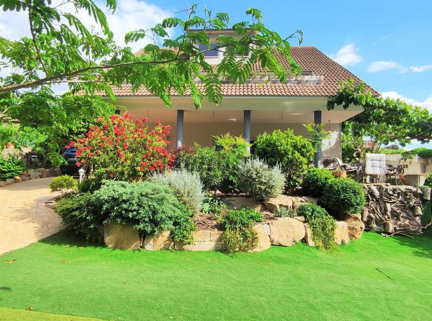 Chalet de 4 habitaciones en Mediona en venta con piscina - 700.000 € (Ref: 9479465)