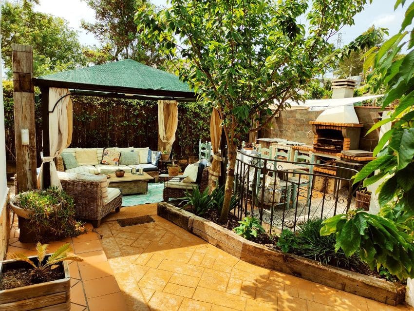 Chalet de 4 habitaciones en Mediona en venta con piscina - 700.000 € (Ref: 9479465)