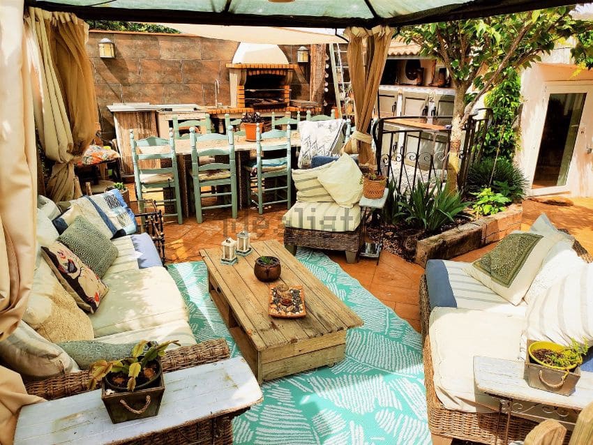 Chalet de 4 habitaciones en Mediona en venta con piscina - 700.000 € (Ref: 9479465)