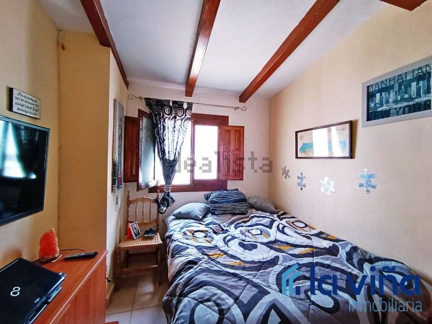 3 makuuhuone Paritalo myytävänä paikassa Badolatosa - 59 995 € (Ref: 9479466)