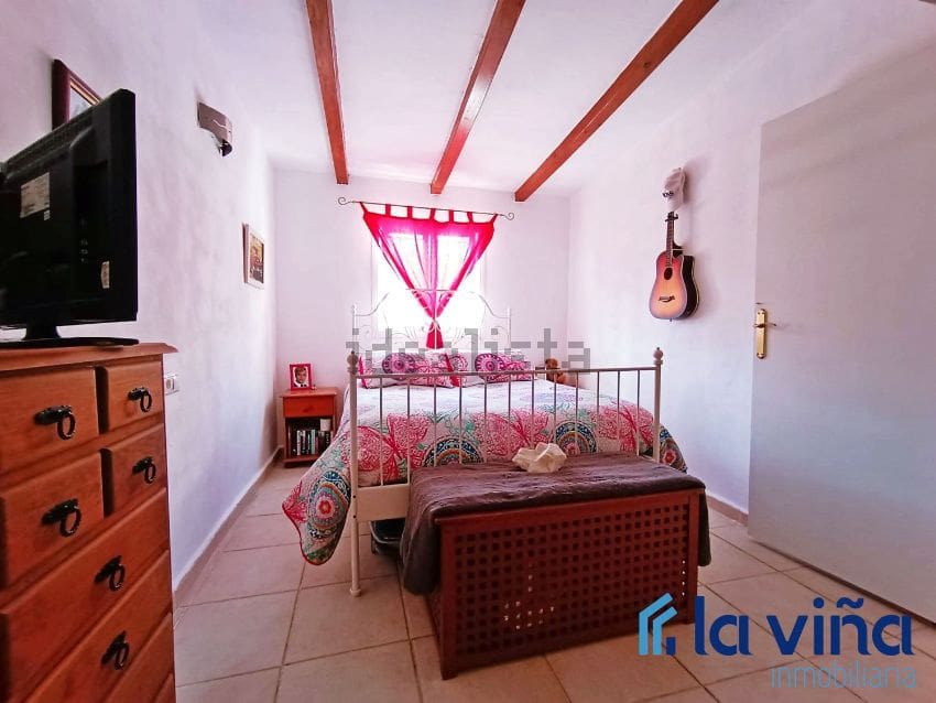 3 makuuhuone Paritalo myytävänä paikassa Badolatosa - 59 995 € (Ref: 9479466)