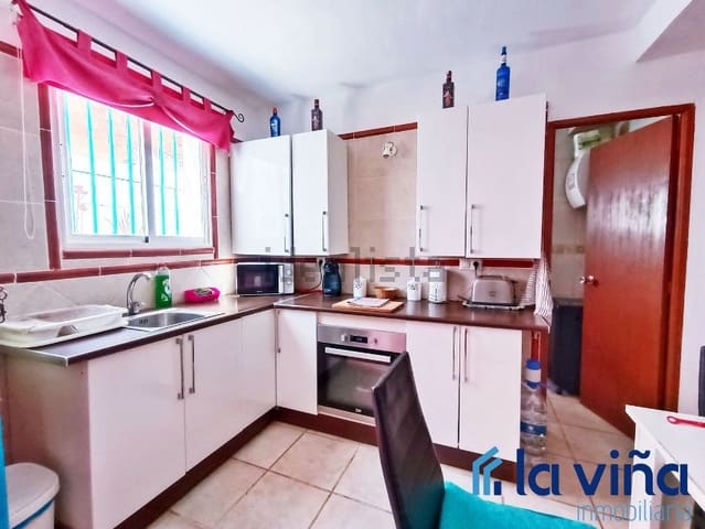 3 makuuhuone Paritalo myytävänä paikassa Badolatosa - 59 995 € (Ref: 9479466)