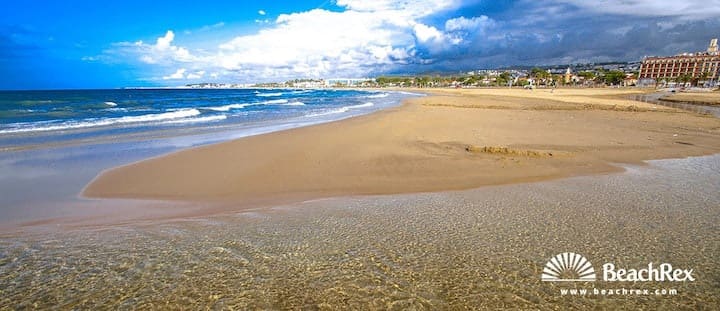 4 sovrum Villa till salu i La Bisbal del Penedes med pool - 295 000 € (Ref: 9479467)