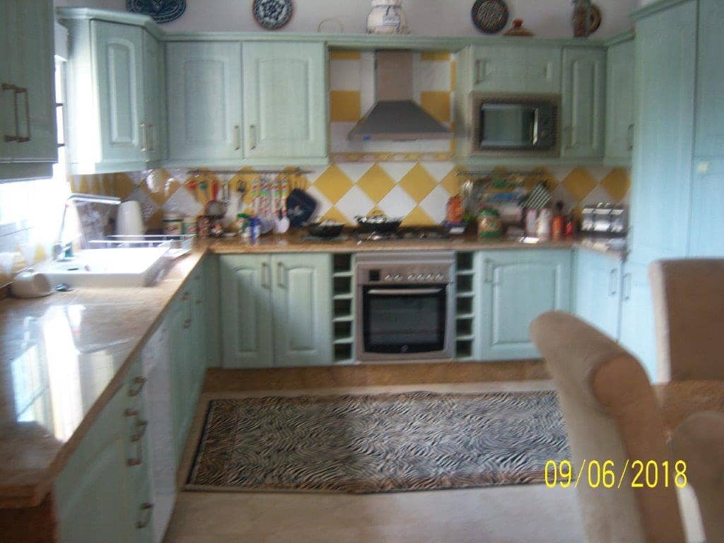 Chalet de 5 habitaciones en Iznájar en venta con piscina - 300.000 € (Ref: 9479469)