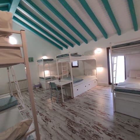 3 bedroom Commercial for sale in Pola de Allande, Allande - € 475,000 (Ref: 9479470)