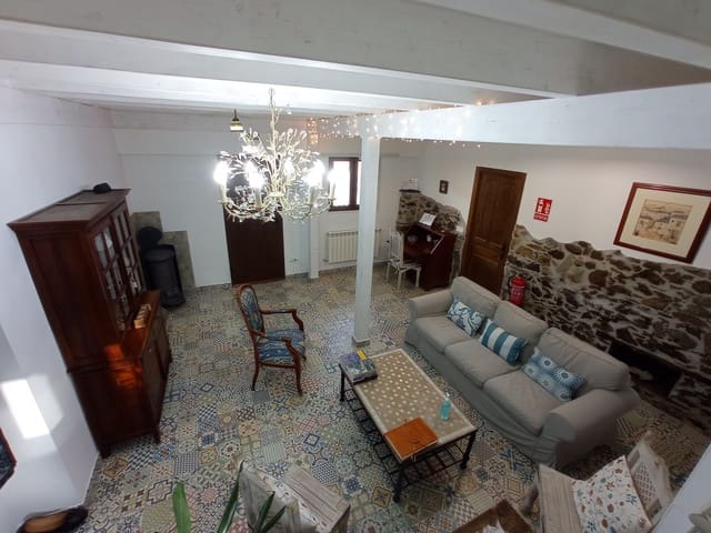 3 bedroom Commercial for sale in Pola de Allande, Allande - € 475,000 (Ref: 9479470)