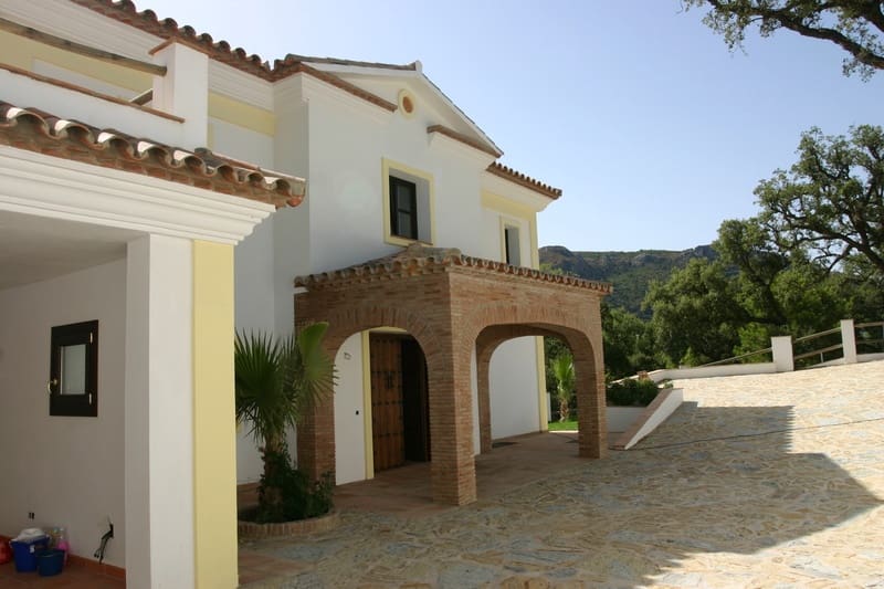 5 bedroom Villa for sale in Casares with pool - € 1,150,000 (Ref: 9479478)