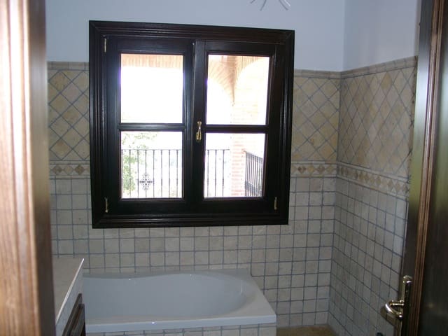 5 bedroom Villa for sale in Casares with pool - € 1,150,000 (Ref: 9479478)