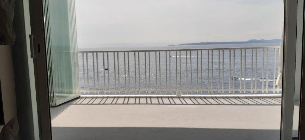 3 makuuhuone Huoneisto myytävänä paikassa Roses mukana uima-altaan - 520 000 € (Ref: 9479484)