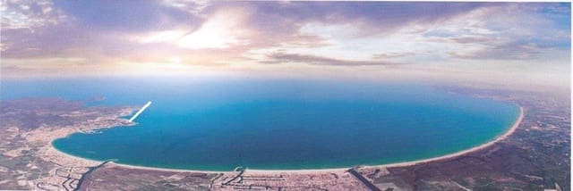 3 makuuhuone Huoneisto myytävänä paikassa Roses mukana uima-altaan - 520 000 € (Ref: 9479484)