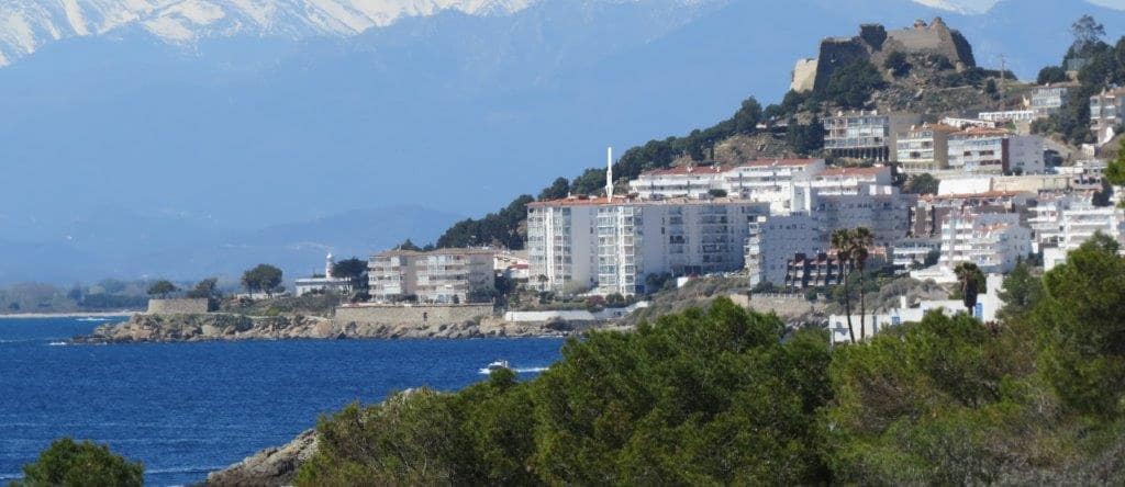 3 makuuhuone Huoneisto myytävänä paikassa Roses mukana uima-altaan - 520 000 € (Ref: 9479484)