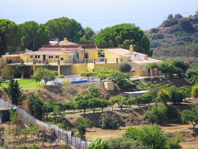 5 chambre Finca/Maison de Campagne à vendre à El Padrón, Estepona avec piscine - 1 050 000 € (Ref: 9479485)