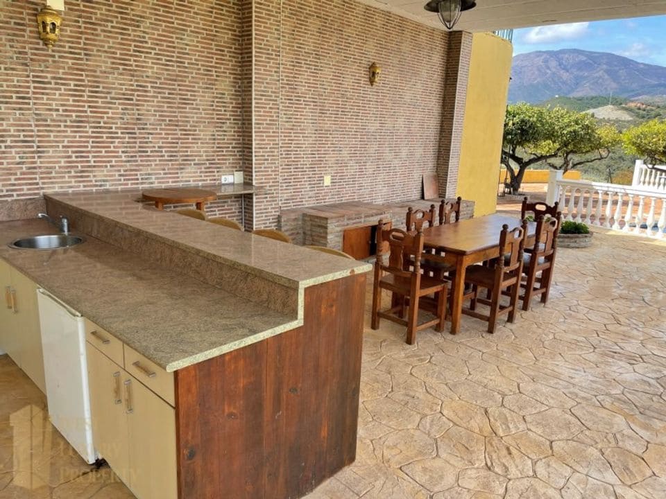 5 chambre Finca/Maison de Campagne à vendre à El Padron avec piscine - 1 050 000 € (Ref: 9479485)