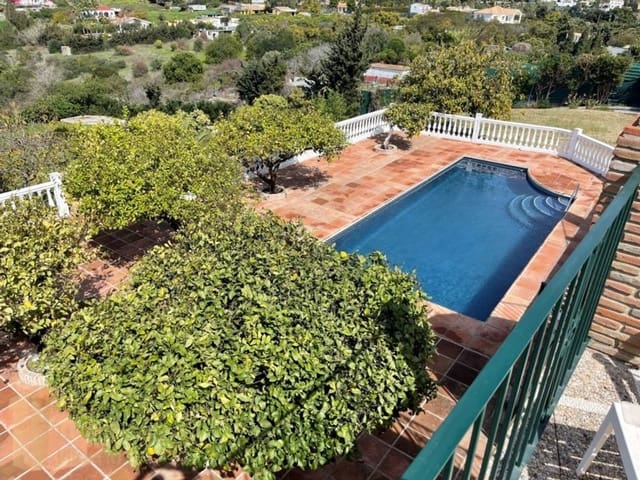 5 chambre Finca/Maison de Campagne à vendre à El Padrón, Estepona avec piscine - 1 050 000 € (Ref: 9479485)