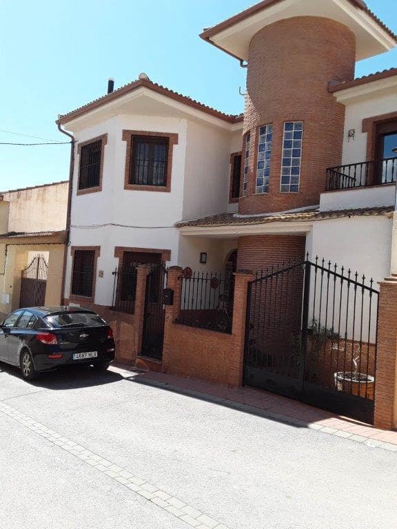 5 bedroom Villa for sale in Alomartes with pool - € 245,000 (Ref: 9479486)