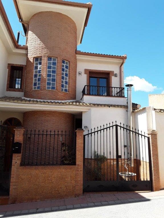 5 bedroom Villa for sale in Alomartes with pool - € 245,000 (Ref: 9479486)
