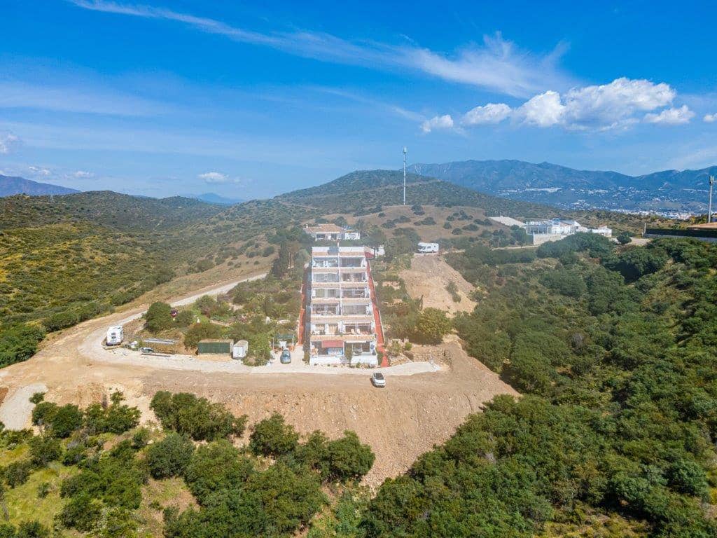 2 bedroom Apartment for sale in Mijas Costa - € 195,000 (Ref: 9479492)