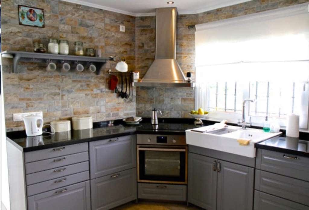 2 bedroom Apartment for sale in Benalmadena with pool - € 439,000 (Ref: 9479498)