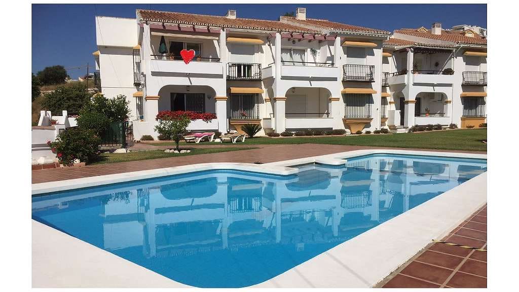2 bedroom Apartment for sale in Benalmadena with pool - € 439,000 (Ref: 9479498)