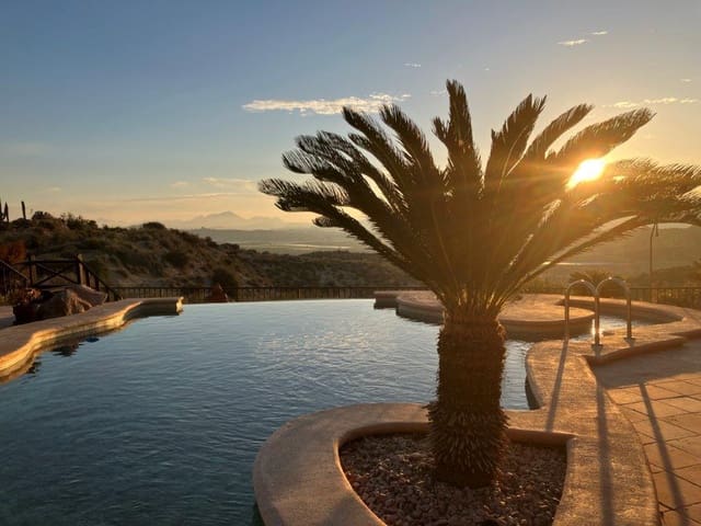 4 quarto Moradia para venda em Las Cunas, Cuevas del Almanzora com piscina - 795 000 € (Ref: 9479499)