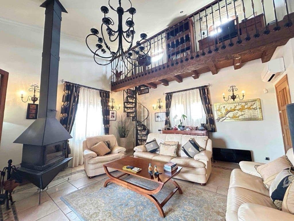 4 bedroom Villa for sale in Las Cunas with pool - € 795,000 (Ref: 9479499)