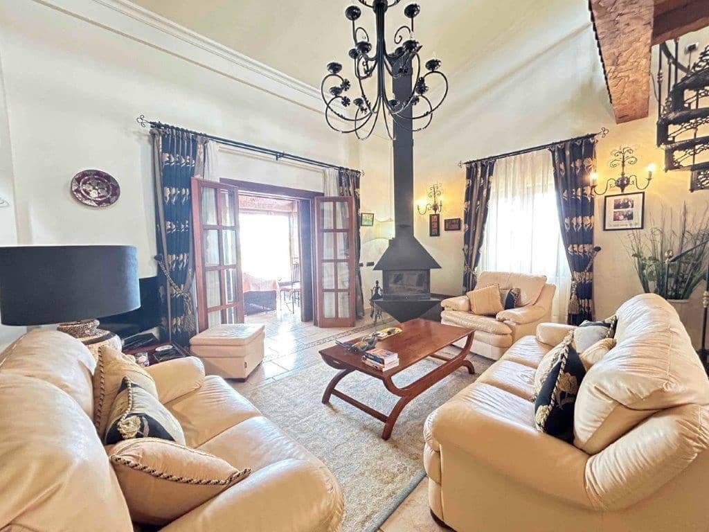 4 bedroom Villa for sale in Las Cunas with pool - € 795,000 (Ref: 9479499)