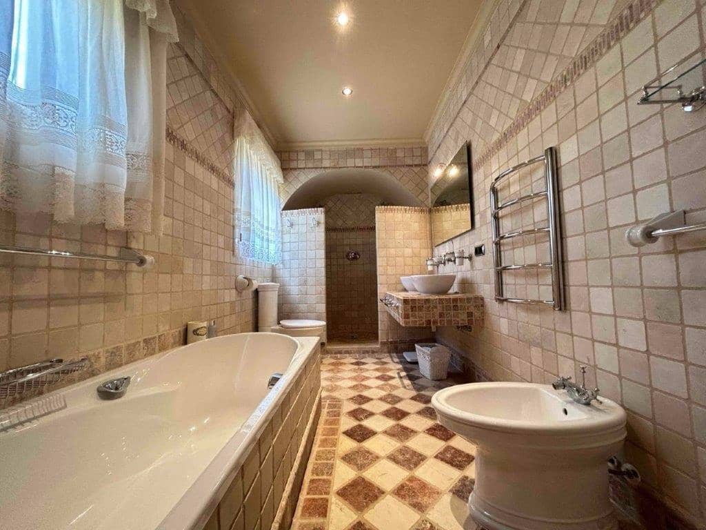 4 bedroom Villa for sale in Las Cunas with pool - € 795,000 (Ref: 9479499)