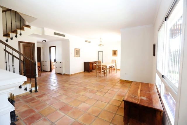 4 sovrum Hus till salu i San Pedro de Alcantara, Marbella - 645 000 € (Ref: 9479502)