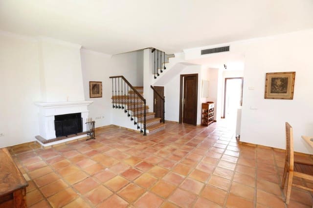 4 sovrum Hus till salu i San Pedro de Alcantara, Marbella - 645 000 € (Ref: 9479502)