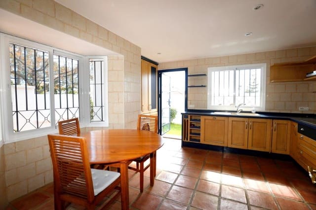 4 sovrum Hus till salu i San Pedro de Alcantara, Marbella - 645 000 € (Ref: 9479502)