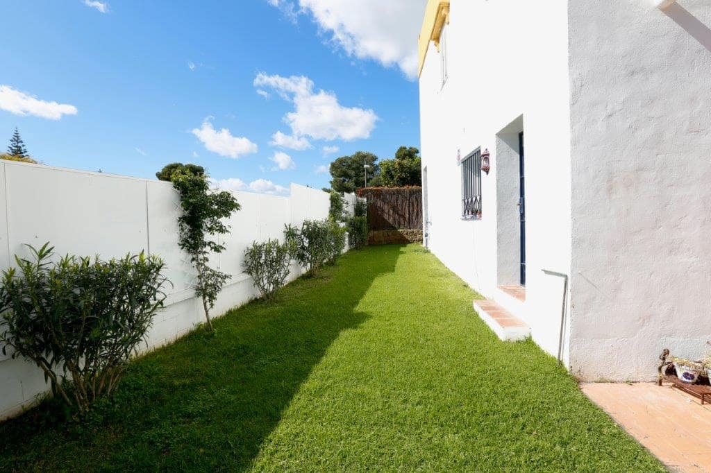4 bedroom Townhouse for sale in San Pedro de Alcantara - € 645,000 (Ref: 9479502)