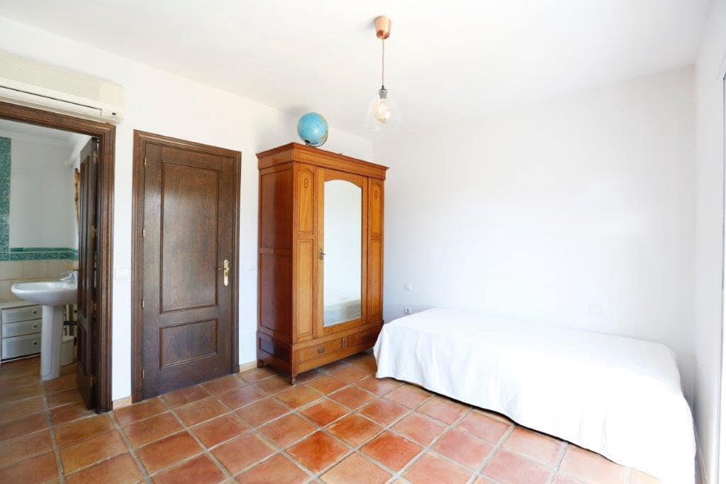 4 bedroom Townhouse for sale in San Pedro de Alcantara - € 645,000 (Ref: 9479502)