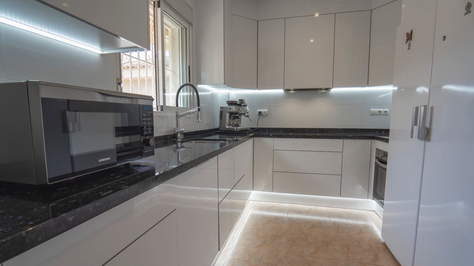 5 Zimmer Villa zu verkaufen in Benijofar mit Pool - 289.000 € (Ref: 9479505)