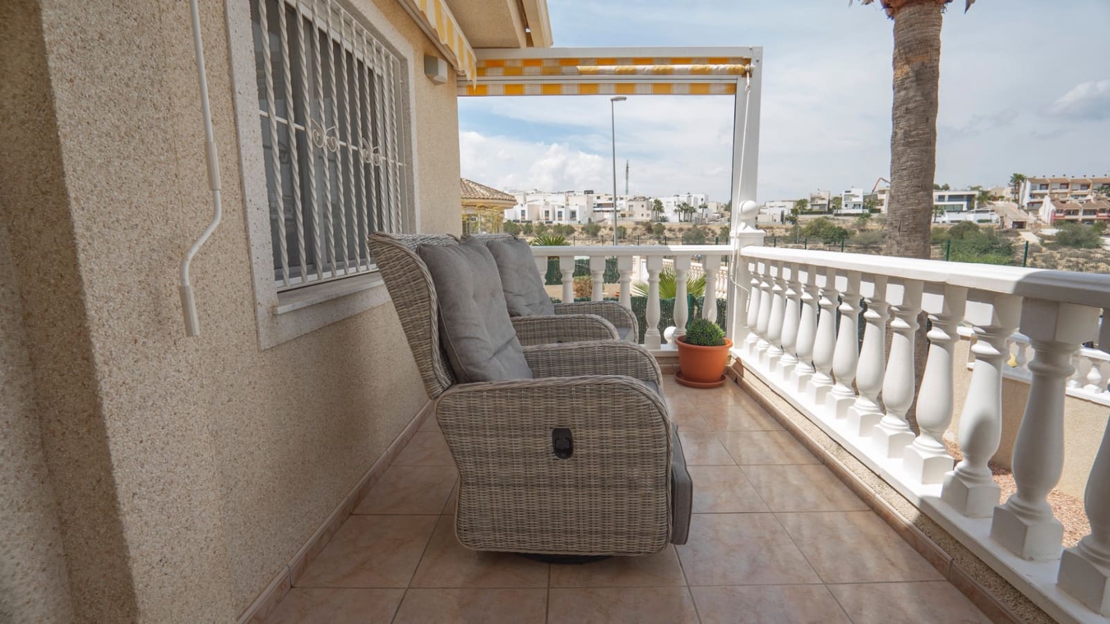 5 Zimmer Villa zu verkaufen in Benijofar mit Pool - 289.000 € (Ref: 9479505)