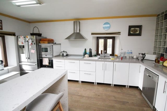 5 bedroom Finca/Country House for sale in Ronda - € 399,000 (Ref: 9479508)