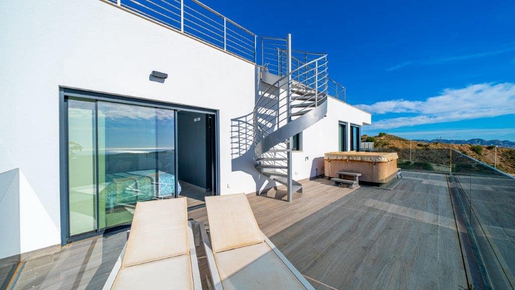 4 bedroom Villa for sale in Finestrat with pool - € 1,200,000 (Ref: 9479510)