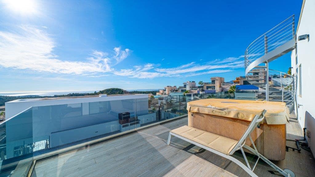 4 bedroom Villa for sale in Finestrat with pool - € 1,200,000 (Ref: 9479510)