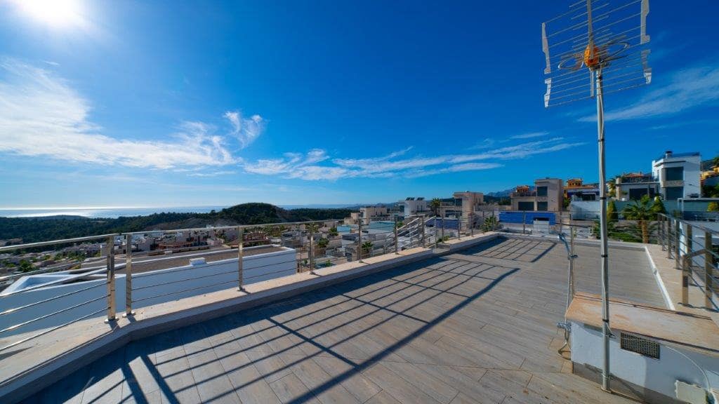 4 bedroom Villa for sale in Finestrat with pool - € 1,200,000 (Ref: 9479510)