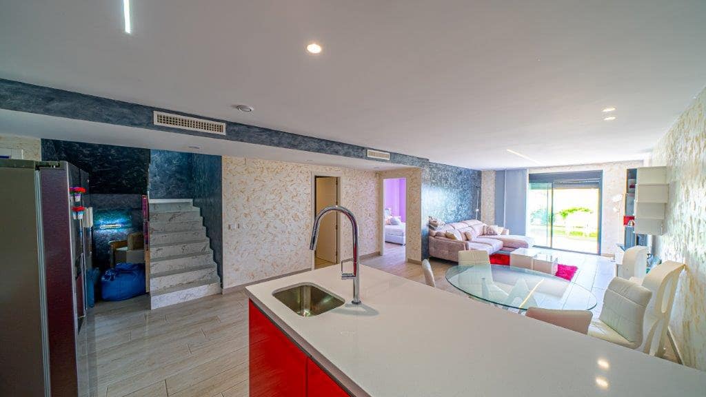 4 bedroom Villa for sale in Finestrat with pool - € 1,200,000 (Ref: 9479510)