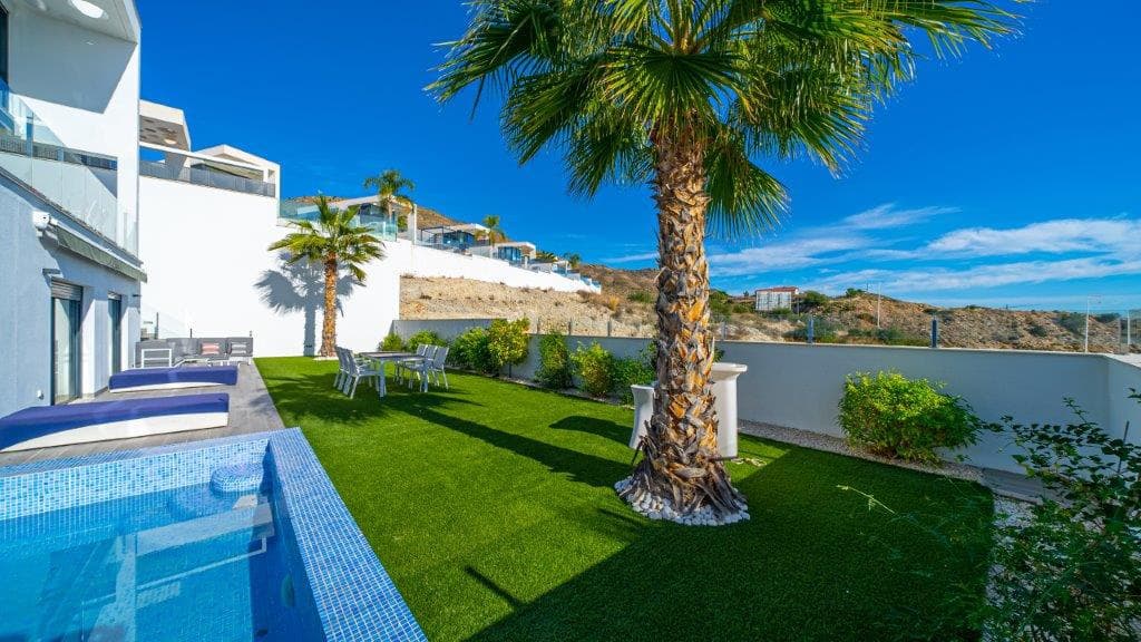 4 bedroom Villa for sale in Finestrat with pool - € 1,200,000 (Ref: 9479510)