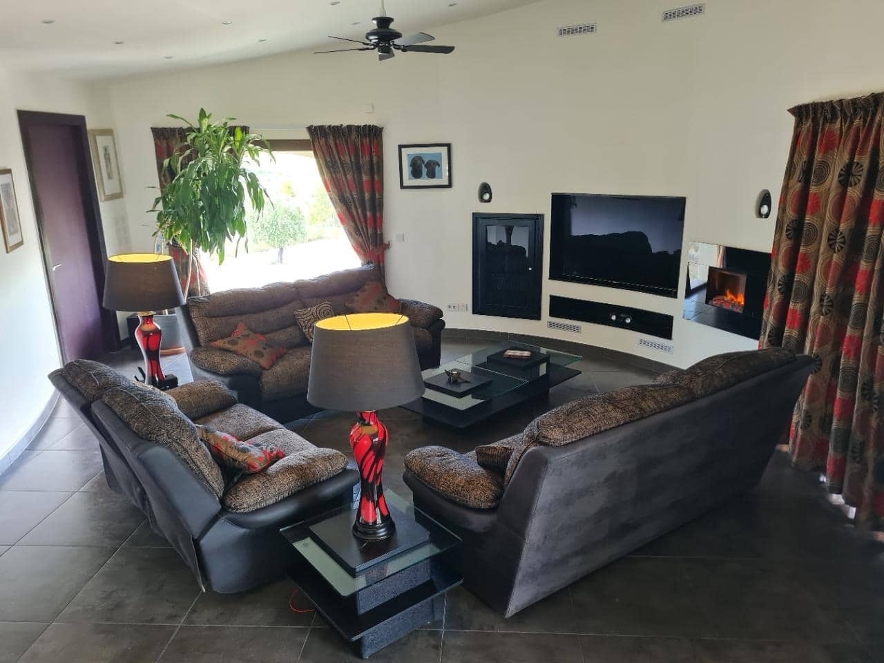 3 bedroom Villa for sale in Valderrobres with pool - € 470,000 (Ref: 9479515)