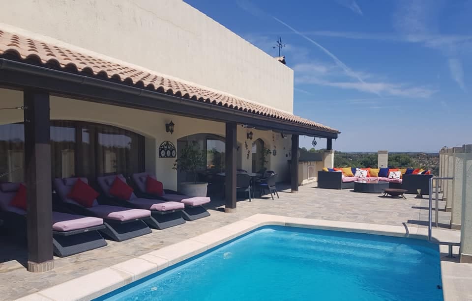 3 bedroom Villa for sale in Valderrobres with pool - € 470,000 (Ref: 9479515)
