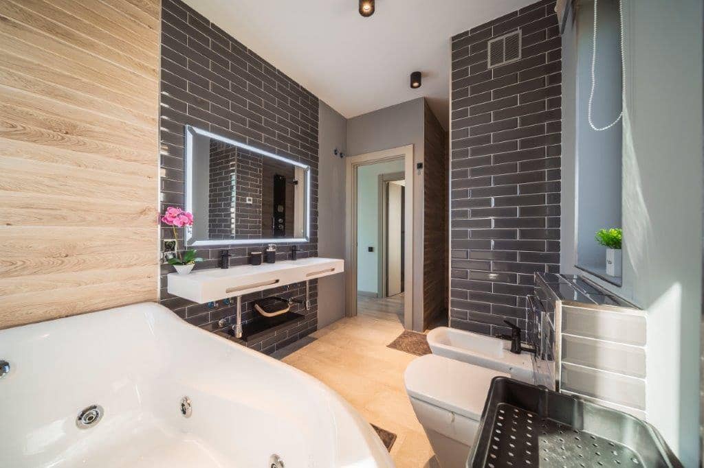 5 bedroom Villa for sale in Calahonda with pool - € 1,400,000 (Ref: 9479518)