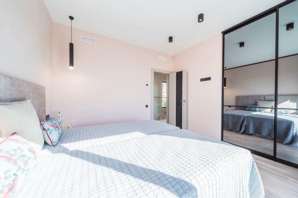 5 bedroom Villa for sale in Calahonda with pool - € 1,400,000 (Ref: 9479518)