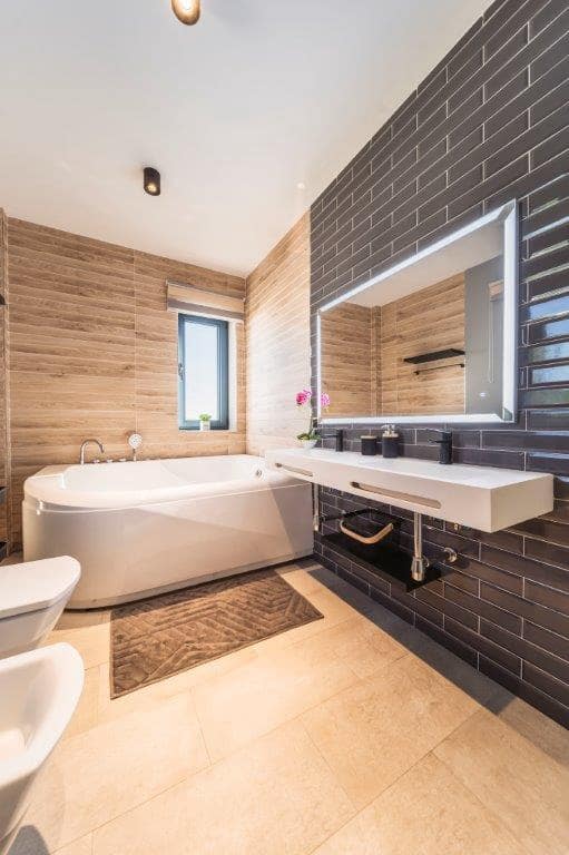 5 bedroom Villa for sale in Calahonda with pool - € 1,400,000 (Ref: 9479518)