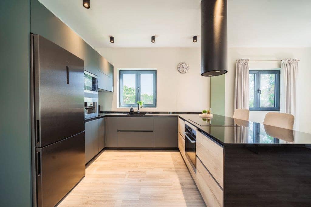 5 bedroom Villa for sale in Calahonda with pool - € 1,400,000 (Ref: 9479518)