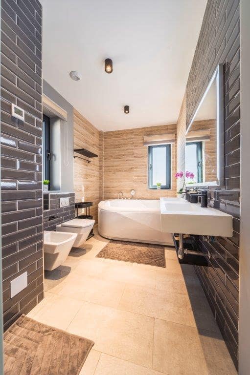 5 bedroom Villa for sale in Calahonda with pool - € 1,400,000 (Ref: 9479518)