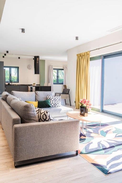 5 bedroom Villa for sale in Calahonda with pool - € 1,400,000 (Ref: 9479518)