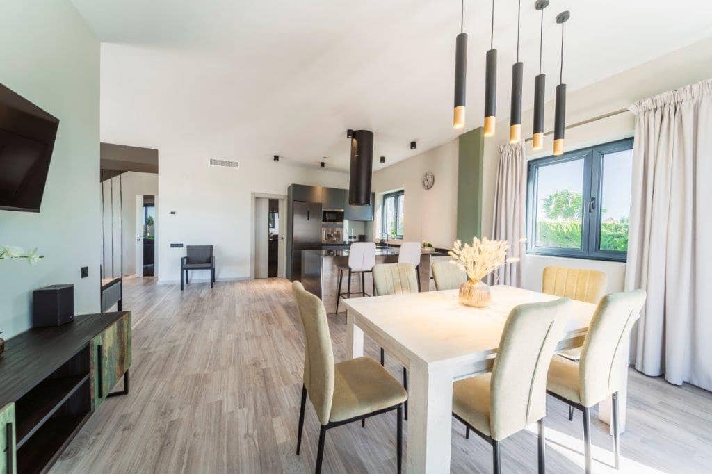 5 bedroom Villa for sale in Calahonda with pool - € 1,400,000 (Ref: 9479518)